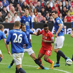 Liverpool Tumpul di Lini Depan dan Keropos di Tengah