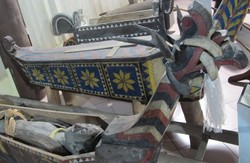 Peti Mati Khas Bangsawan Nias, Punya Kepala Monster