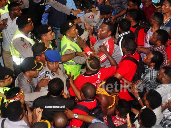 Ratusan Orang Demo Minta RUU DOB Disahkan