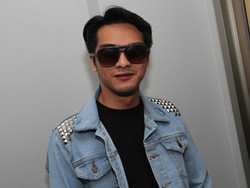 Istri Segera Melahirkan, Ricky Harun Jadi Suami Siaga