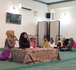 Foto: Dian Pelangi Berbagi Cerita Sukses dengan Hijabers di New York