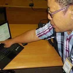 Blusukan Online ala Onno Purbo