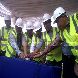 Dahlan dan Emil Resmikan Proyek Percantik Bandara Bandung