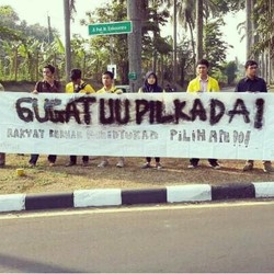 Mahasiswa UI Turun ke Jalan, Demo Tolak Pilkada Tak Langsung di DPR