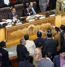 Putuskan Pilkada Lewat DPRD, DPR Dianggap Langgar HAM