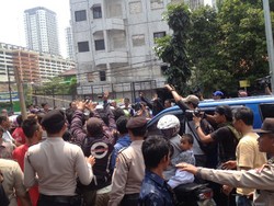 Tak Mau Ditertibkan, Pedagang Hewan Kurban: Ahok Kalau Berani ke Sini!