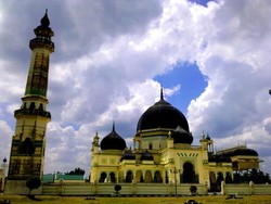 Inilah Aneka Masjid Cantik & Bersejarah di Sumatera