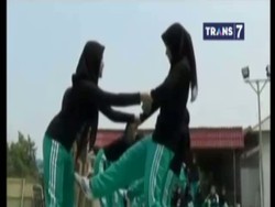 Ratusan Bidan Cantik Berlatih Beladiri