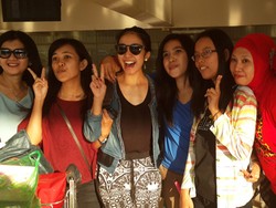 Tiba di Makassar, Laudya Cynthia Bella Diserbu Bellaers