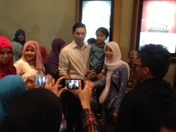 Gelar Nonton Bareng di Balikpapan, Abimana Langsung Dikerubungi Fans