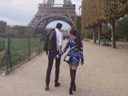 Ciao Bella..Syahrini Gandeng Cowok Misterius Lagi di Paris