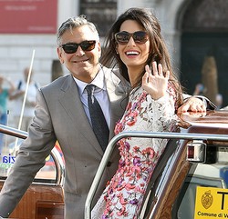 Amal Alamuddin Pakai Gaun Rancangan Siapa Saat Dinikahi George Clooney?
