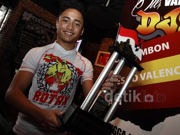 Pebalap Muda Ini Menapaki Kejuaraan Kelas Dunia