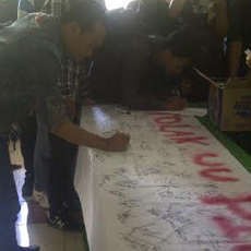 Dosen dan Mahasiswa Unair Galang Tanda Tangan Tolak UU Pilkada