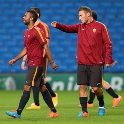 Totti: Roma Inginkan Treble