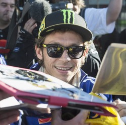 Rossi: Aku Sudah 100% Tak Apa-apa, Terkecuali Sedikit Benjol di Kepala