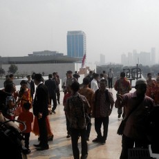 Kelamaan Dandan, Anggota DPR Terpilih Tak Ikut Upacara di Lubang Buaya