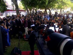 SBY Puji Paduan Suara Upacara Kesaktian Pancasila