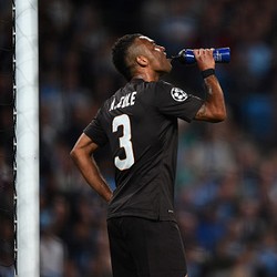 Ashley Cole Masuk Klub Langka Pemain-pemain Inggris di Liga Champions