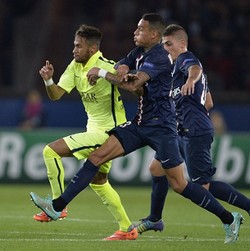 Sengit, PSG Kalahkan Barca 3-2