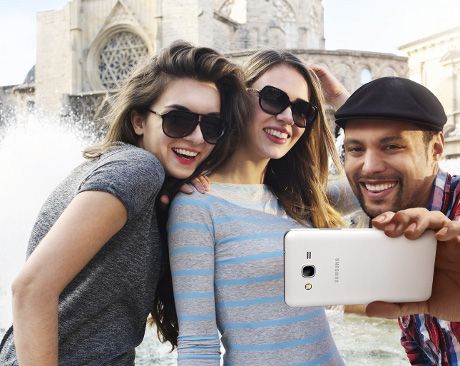 Cheese... Ponsel Selfie Galaxy Grand Prime