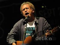 Iwan Fals Tolak Reklamasi Teluk Benoa di Konser Svara Bumi