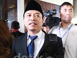 Anang yang Tak Biasa Pakai Dasi, Jas Krisna Mukti Seharga Rp 750 Ribu