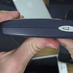 Konyol! Video Nokia 3310 Anti Bengkok Sindir iPhone 6