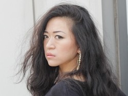 Jemima, Berjalan Lewat Melodi di Dua Dunia