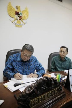 Demi Rakyat dan Demokrasi, SBY Ambil Risiko Politik dengan Tandatangani Perpu