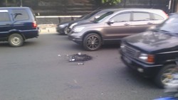 Demo UU Pilkada, Mahasiswa UBK Bakar Ban di Jl Diponegoro