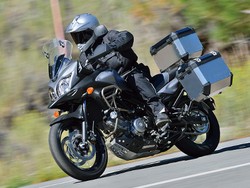 Touring Lebih Nyaman Suzuki V-Storm 650 XT Pakai ABS