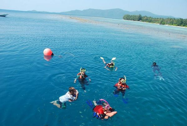 Nggak Perlu ke Maladewa, Karimunjawa Juga Seru
