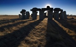 Inggris Punya Stonehange, Amerika Bikin Carhenge