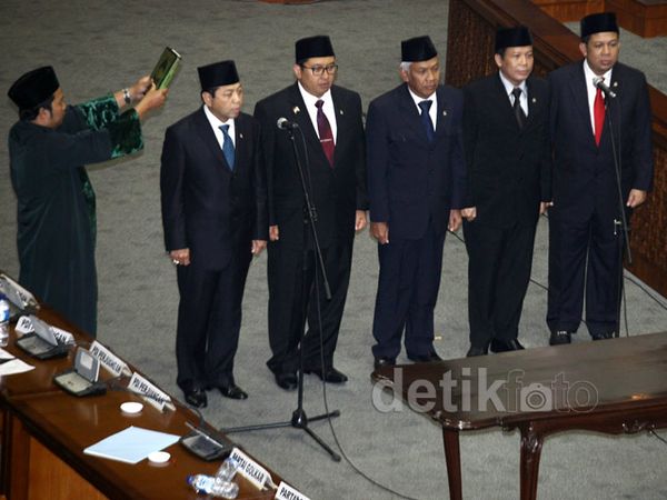 Setya Novanto Cs Jadi Pimpinan DPR