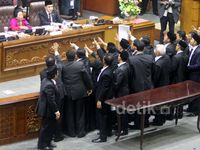 Paripurna Penetapan Pimpinan DPR Chaos!