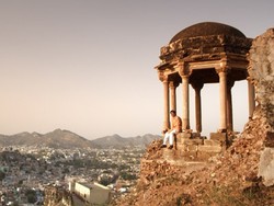 Tayang Hari Ini, Simak Fakta-fakta Menarik Haji Backpacker