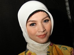 Lihat Donita Pakai Jilbab, Adi Nugroho: Alhamdulillah Tambah Cantik!