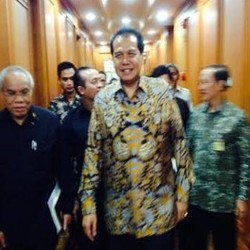 Pimpin Rapat Sebagai Menhut Ad Interim, Ini yang Dibahas CT