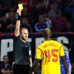 Roy Evans Mulai Khawatir Balotelli Berpengaruh Buruk kepada Tim