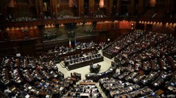 Dana Potong Rambut DPR Italia Dikurangi