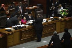 Ini Pengakuan Yulian Gunhar, Politikus PDIP yang Pijit-pijit Ceu Popong