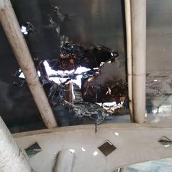 Penampakan Atap Halte yang Terbakar Saat Demo FPI di DPRD