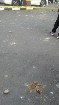 Massa FPI Juga Lemparkan Kotoran Sapi ke Gedung DPRD DKI