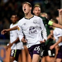 Everton Selamat dari Kekalahan, Martinez Puji Karakter Pemain-pemainnya