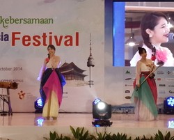 Lucunya Poco-poco Dimainkan Grup Musik Tradisional Korea