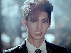 Boyfriend Jadi Vampir di Teaser Video Witch