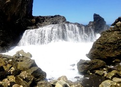 Air Terjun Laut, Fenomena Unik di Lombok