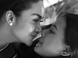 Mengintip Keakraban Krisdayanti dan Aurel