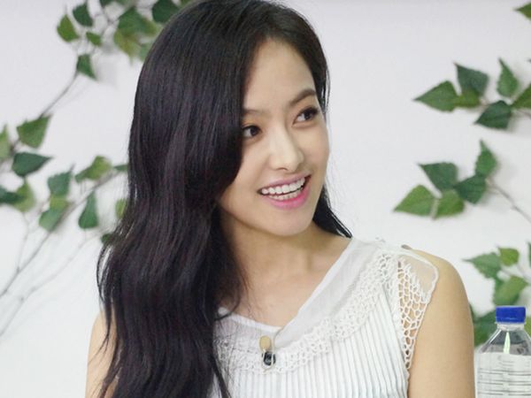 Cantiknya Victoria f(x)